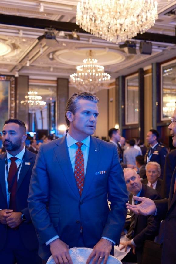 아시아안보회의 참석한 피트 헤그세스 미 국방장관 - 피트 헤그세스 미국 국방장관이 30일 싱가포르 샹그릴라호텔에서 열린 아시아안보회의에 참석하고 있다. 2025.5.31. 연합뉴스