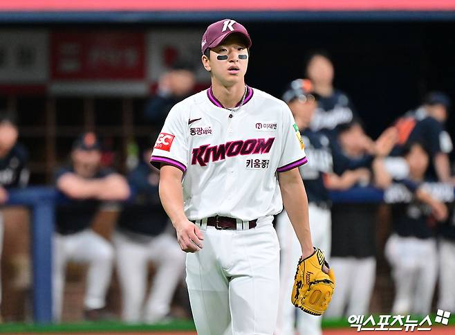 키움 히어로즈 투수 주승우가 1일 서울 고척스카이돔에서 열린 2025 신한 SOL Bank KBO리그 두산 베어스와의 팀 간 8차전에서 1.1이닝 무실점으로 홀드를 기록, 팀 2연승에 힘을 보탰다. 엑스포츠뉴스 DB