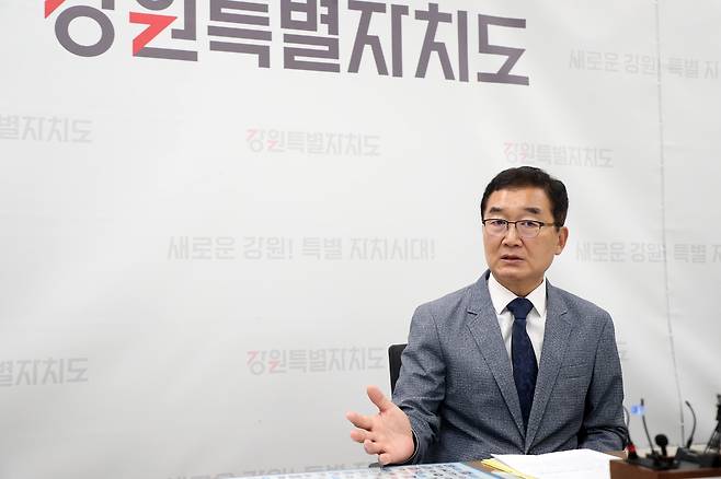 기자 간담회하는 정광열 도 경제부지사 [강원도 제공.재판매 및 DB 금지]