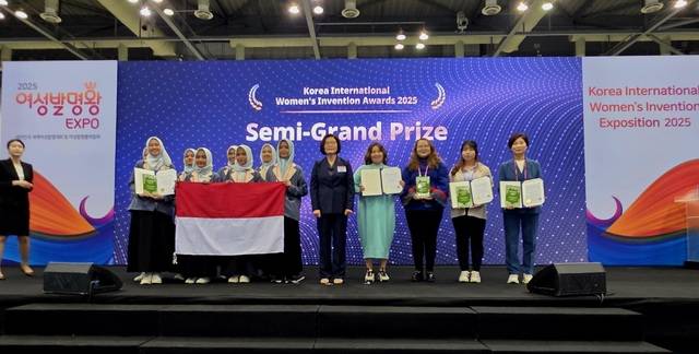 2025 여성발명왕EXPO 세미그랑프리 수상한 엘티에스 주현경 대표(오른 쪽 끝) 시상식 모습/엘티에스 제공.