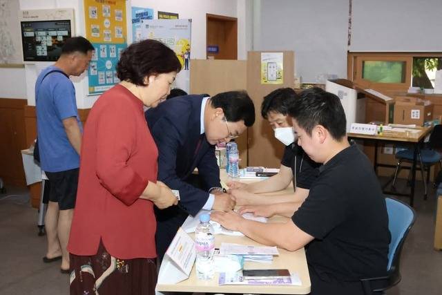 주낙영 경주시장이 3일 투표를 하고 있다. 경주시 제공