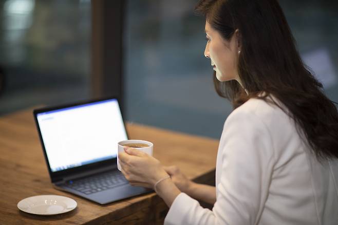 하루 한두잔의 커피가 여성들이 나이가 들어가면서도 건강을 유지하는 데 도움이 된다는 연구 결과가 나왔다. [사진=게티이미지뱅크]
