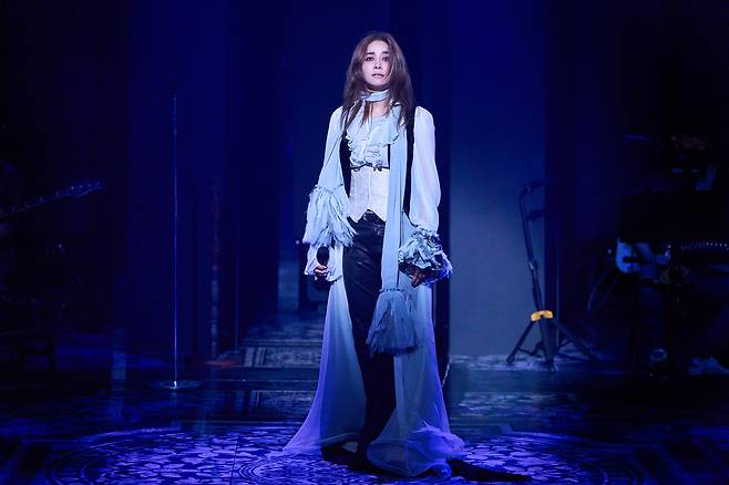 '보이스 오브 햄릿' 공연 중인배우 옥주현(라바마인, 이모셔널씨어터 제공)