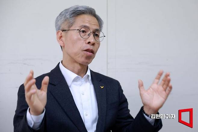 권영국 사회대전환 대선 연대회의 대선후보 겸 정의당 대표가 2일 서울 중구의 한 사무실에서 아시아경제와 인터뷰를 하고 있다. 김현민 기자