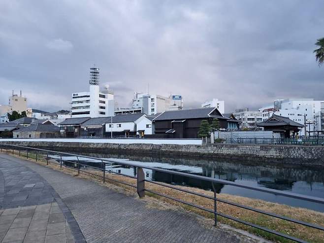 28b9d932da836ff236e685e24086726841b8d40908d2b3040a63adda137fc6dce9dce5