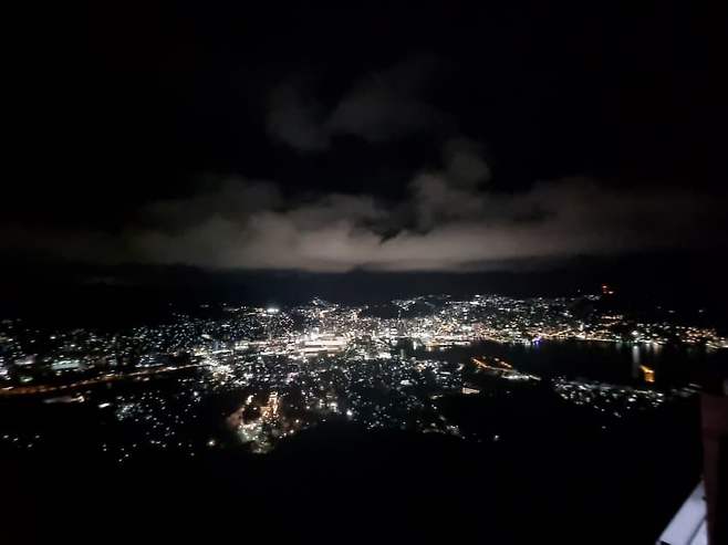 28b9d932da836ff236e685e2418474648269251af038dd317625ba8b9162801ebb16f9