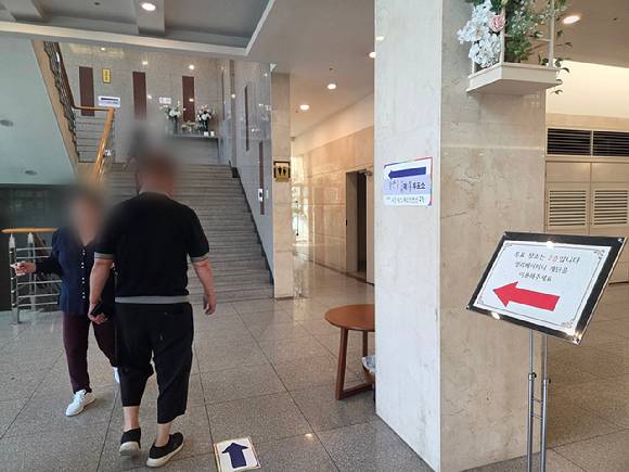 수원시 우만1동 제4투표소인 웨딩홀. [사진=연합뉴스]