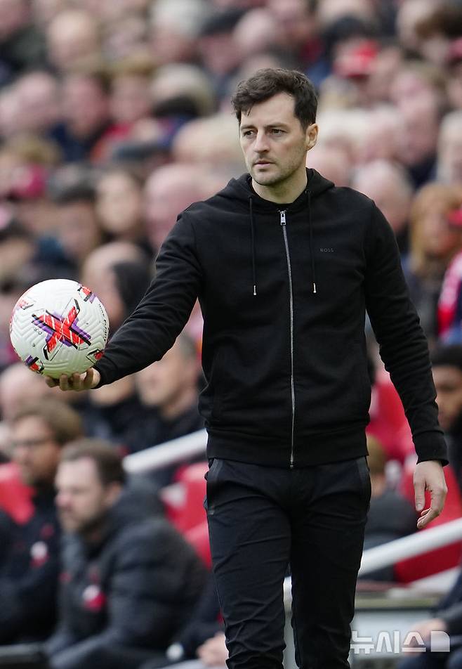 [리버풀=AP/뉴시스]메이슨 토트넘 전 수석코치. 2023.04.03.