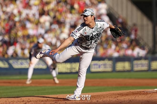 두산 곽빈이 3일 잠실 KIA전에서 역투하고 있다. 두산베어스 제공