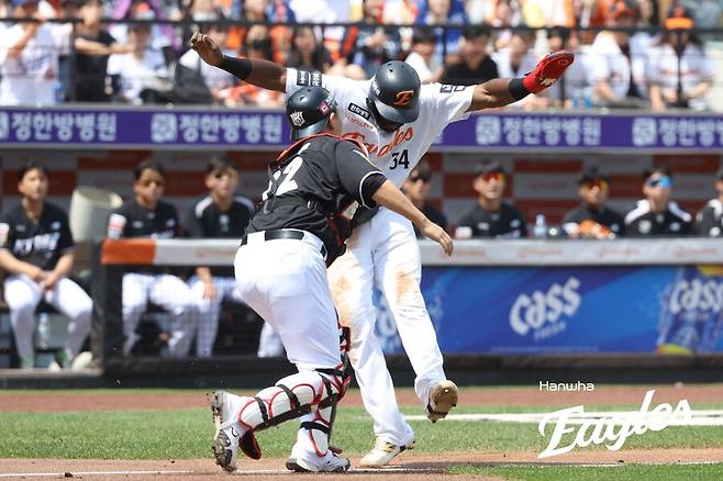 ▲ 한화 플로리얼이 득점하는 장면이다. ⓒ한화 이글스