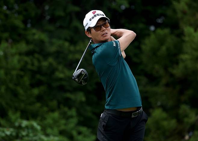 엄재웅의 티샷. [KPGA 제공. 재판매 및 DB 금지]