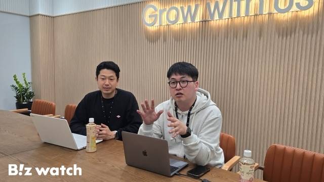 박지훈 매니저(왼쪽)와 권태홍 파트장이 질문에 답변하고 있다. /사진=김지우 기자 zuzu@