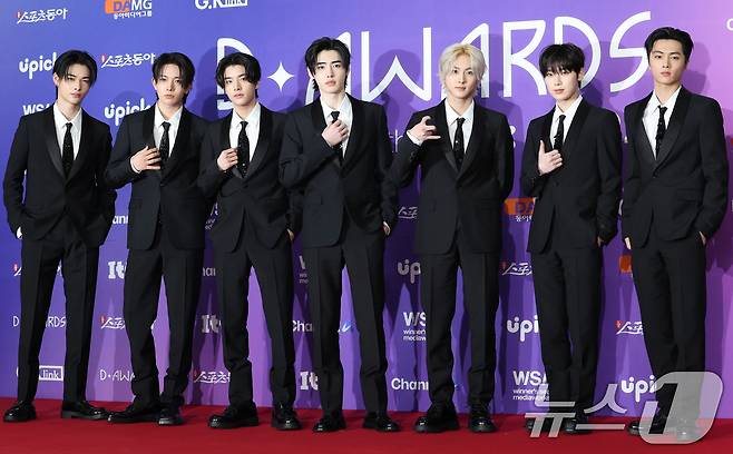 엔하이픈 니키(왼쪽부터)와 희승, 제이크, 성훈, 정원, 선우, 제이 ⓒ News1