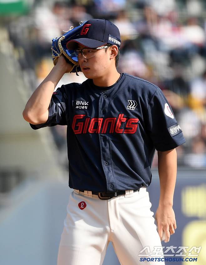 22일 잠실구장에서 열린 LG 트윈스와 롯데 자이언츠의 경기. 롯데 송재영이 역투하고 있다. 잠실=박재만 기자 pjm@sportschosun.com/2025.03.22/