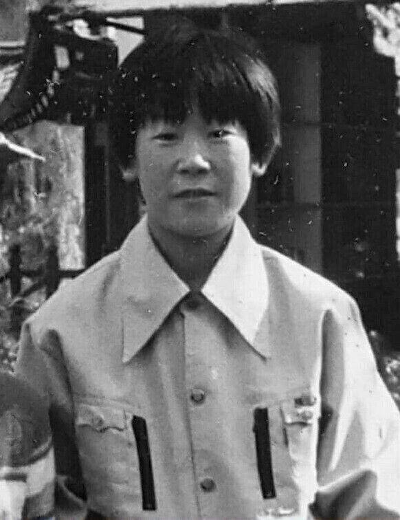 1978년 야구 글로브 공장인 ‘대양실업’ 소년공 시절의 더불어민주당 이재명 대선 후보 모습. 그해 4월 말 고입 검정고시학원에 등록해 8월 합격했다. 이재명 후보 캠프 제공