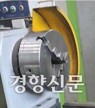 회전부가 방호울(노란색)에 전부 덮여있지 않은 모습. 대책위 제공