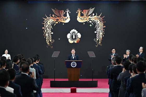 Lee Jae-myung addresses the nation during his inauguration at the National Assembly on June 4.  [JOINT PRESS CORPS]