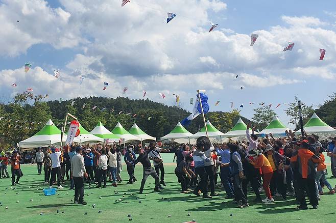 3도 주민 화합한마당 행사가 펼쳐지고 있다 [영주시 제공]