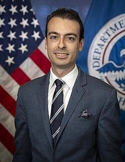 [서울=뉴시스]도널드 트럼프 미 대통령이 지난주 특별검사실 책임자로 지명한 폴 인그라시아. 그는 나치의 유대인 학살을 부정하고 백인우월주의자를 칭손한 인물이다. (출처=미 국토안보부 홈페이지) 2025.6.4.  *재판매 및 DB 금지