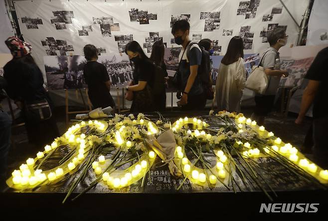 [타이베이=AP/뉴시스] ﻿﻿1989년 발생한 톈안먼 민주화 시위가 36주년을 맞은 가운데, 국제 인권단체가 중국 정부에 철저한 진상 규명과 책임자 처벌을 요구하고 나섰다. 사진은 톈안먼 민주화 시위 35주년인 지난해 6월 4일 대만 타이베이에서 톈안먼 시위 추모행사가 열리는 모습. 2025.06.04