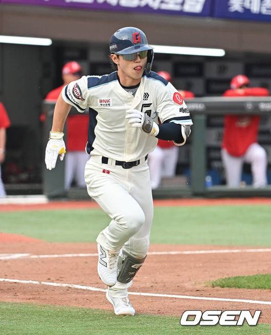 [OSEN=부산, 이석우 기자] 롯데 자이언츠 전민재 052 2025.05.31 / foto0307@osen.co.kr