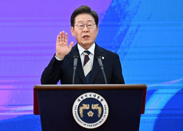 ▲이재명 대통령이 4일 서울 여의도 국회에서 열린 제21대 대통령 취임선서식에서 취임 선서를 하고 있다. ⓒ연합뉴스