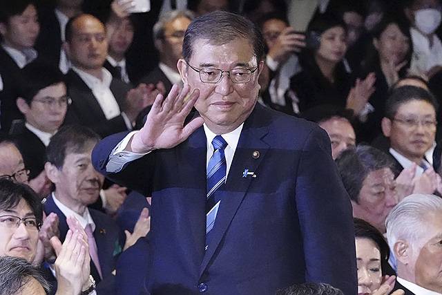▲ 지난해 9월 27일 자민당 새 총재로 선출된 이시바 시게루 전 간사장이 인사하고 있다. ⓒAP=연합뉴스
