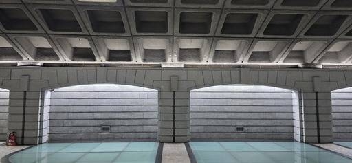 올해 9월 메트로미술관이 폐관되면서 하얀색 전시 벽 뒤에 있던 58개의 아치를 다시 볼 수 있게 됐다.