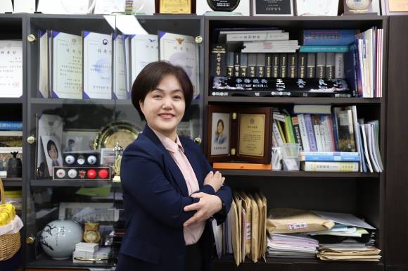 왕미양 한국여성변호사회 회장. 왕 회장은 지난 2일 서울신문과의 인터뷰에서 “자립준비청년에 대한 법률적 지원을 아끼지 않을 것”이라고 밝혔다. 한국여성변호사회 제공