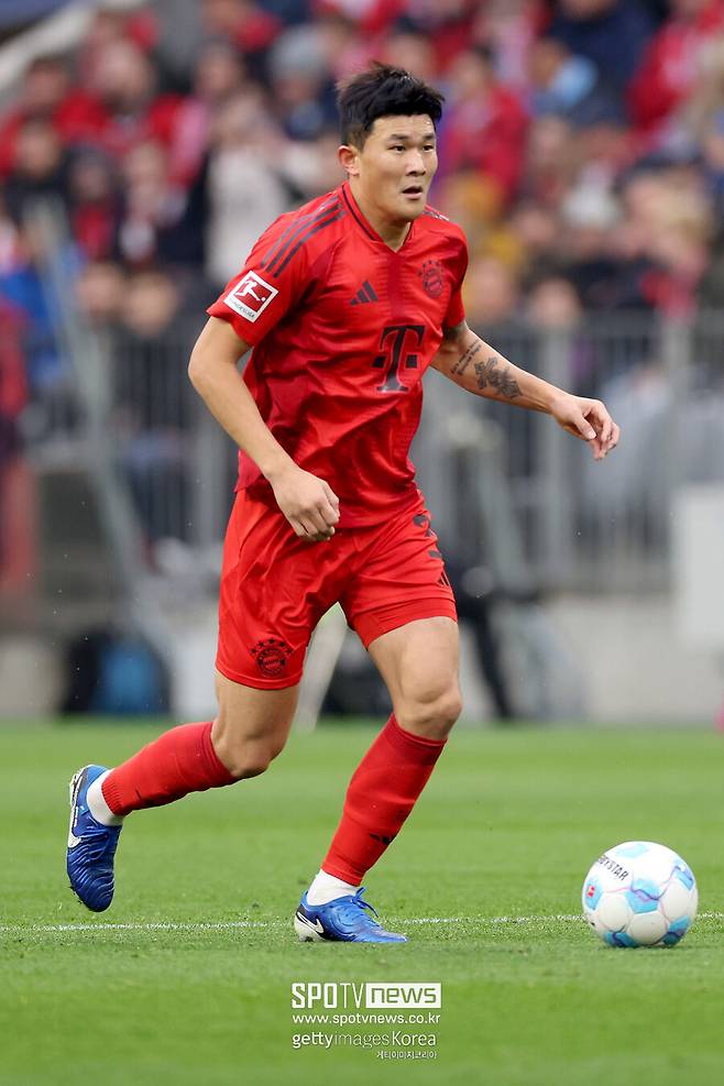 ▲ 김민재는 자신의 책임으로 돌렸다. '스포르트 빌트'와 인터뷰에 응한 김민재는 "바이에른 뮌헨을 떠날 이유가 없다"며 "다음 시즌에는 좋은 몸상태를 유지했으면 한다. 7개월 동안 많은 고통을 겪으면서 뛰고 있다"라고 처음으로 힘든 기색을 내보였다. 그동안 '아파도 뛰어야 한다'는 입장을 반복해왔다.