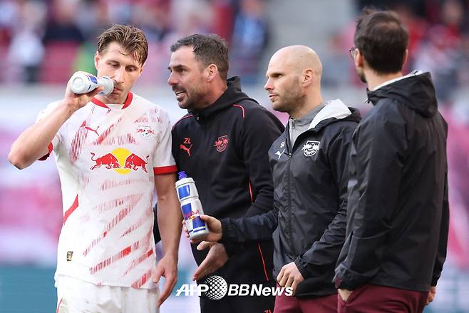 RB 라이프치히 방출 명단에 오른 주장 빌리 오르반(왼쪽). 오르반은 2015년부터 10년째 라이프치히에서만 뛰고 있다. /AFPBBNews=뉴스1