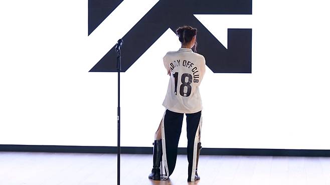 YG 新걸그룹 연습생 이벨리 관심 폭발..일주일만 천만뷰