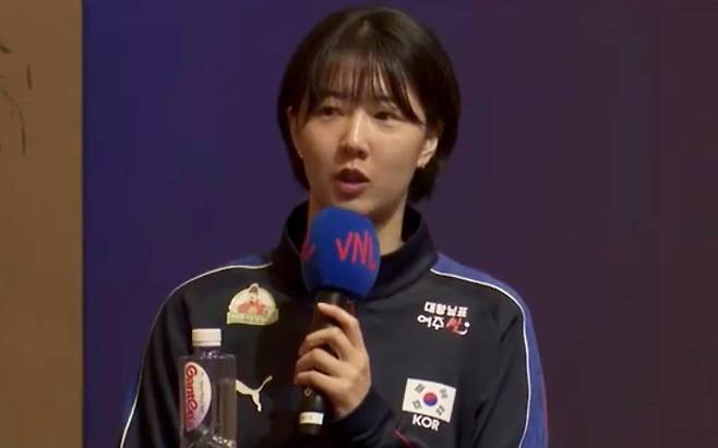 VNL 1주차 기자회견에서 답변하는 강소휘 [국제배구연맹 홈피 영상 캡처. 재판매 및 DB 금지]