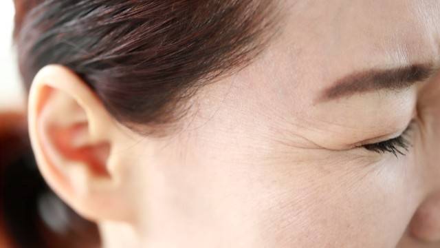 눈 밑 떨림은 마그네슘 부족의 대표 증상이다｜출처: 클립아트코리아