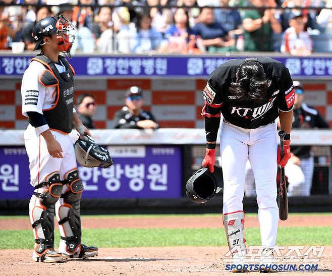 KT 유니폼을 입은 장진혁의 첫 인사