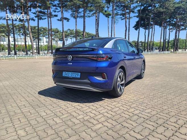 폭스바겐 쿠페형 전기 SUV ID.5