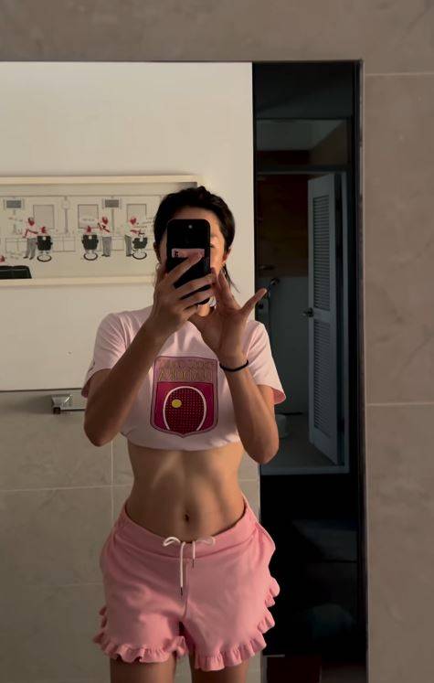 복근이 선명하게 드러나는 전미라의 모습./사진=전미라 인스타그램 캡처