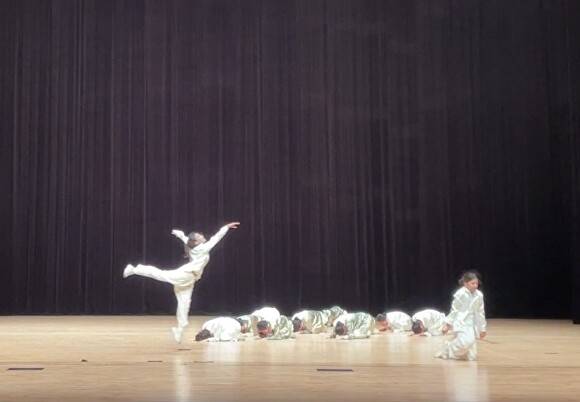 충주북여중 학생들이 충북청소년한마음예술제에서 무용 경연을 하고 있다. [사진=충주교육지원청]