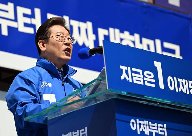 12일 서울 광화문 청계광장에서 열린 출정식에서 유세하고 있는 이재명 당선인(현 대통령). 곽경근 대기자