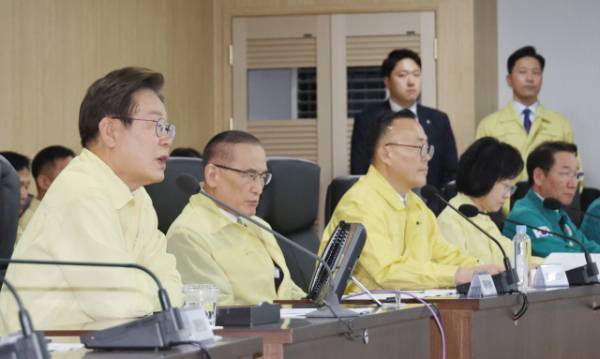 이재명 대통령이 5일 서울 용산 대통령실 청사 국가안전보장회의(NSC) 회의실에서 열린 안전치안점검회의에서 발언하고 있다. 연합뉴스