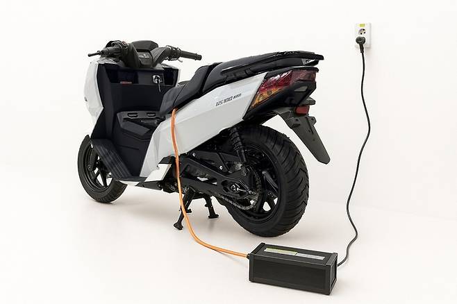 ‘GS100 라이트 플러그인’. 대동모빌리티