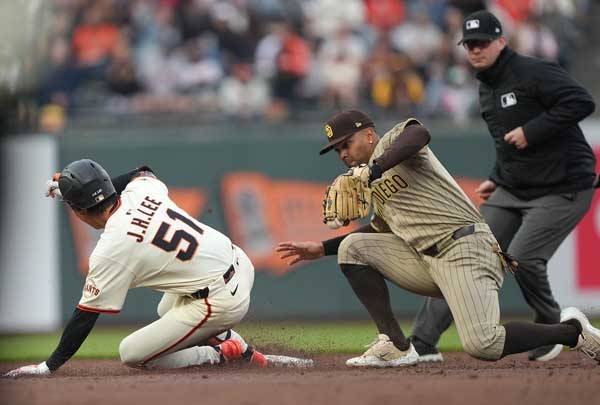 이정후는 1회 2루타를 기록했다. 사진= Getty Images/AFP= 연합뉴스 제공