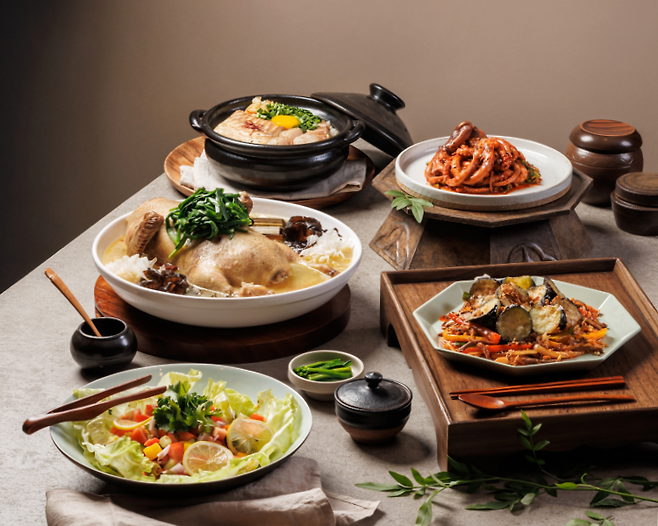 노보텔 앰배서더 서울 동대문의 ‘보양식 뷔페’ 프로모션. 노보텔 앰버서더 제공