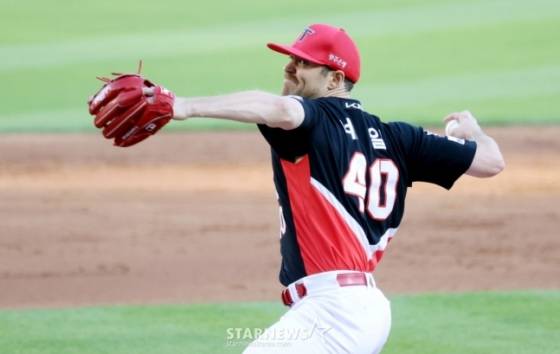 2025 신한 SOL Bank KBO리그 두산 베어스 대 KIA 타이거즈 경기가 4일 서울 잠실야구장에서 열렸다.  KIA 선발 네일이 역투하고 있다. /사진=김진경 대기자