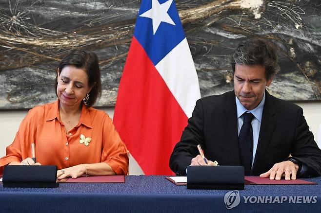 4일(현지시간) 칠레-구글 해저 케이블 구축 협약 [산티아고 AFP=연합뉴스. 재판매 및 DB 금지]