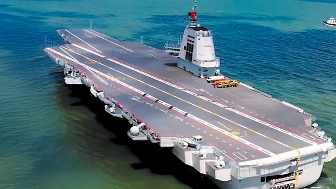 중국의 항공모함 푸젠함