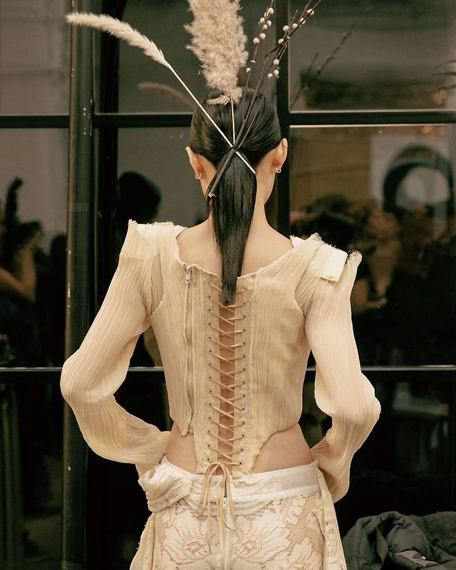 로맨틱하고 섬세한 디테일로 가득한 규리킴 컬렉션.