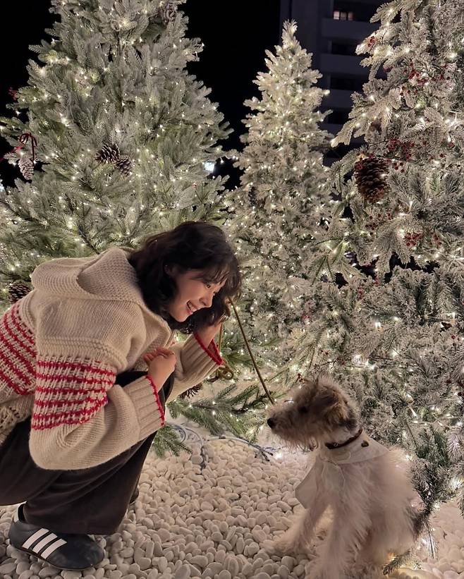 나의 겨울나기. 크리스마스도 조아하고 고구미 슈톨렌 트리 캐롤 눈 방어 딸기 다 좋아하지만 그 중 제일인 붕어빵 사랑해. (2)_20250606_104109_874.jpg 매력적인 페이스의 배우 서은수