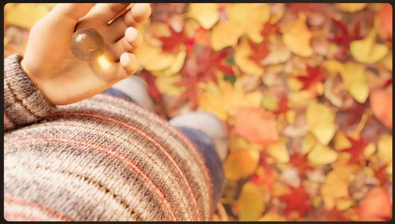 애니메이션 ‘알사탕’ 중. 주인공 동동이가 투명한 알사탕을 손에 들고 있는 장면. [사진 알사탕 캡처]