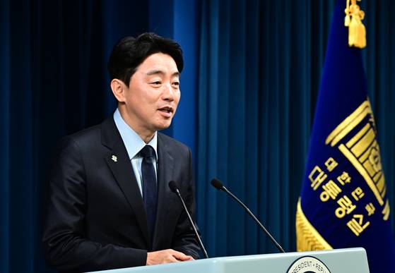 강훈식 대통령비서실장이 5일 서울 용산 대통령실청사 브리핑룸에서 발언하고 있다. 2025.06.05. 대통령실사진기자단/ 국민일보 김지훈